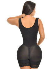 Cargar imagen en el visor de la galería, Ref 132 Fantastic line for enhanced buttocks and ultra waist. – Fantasy Lingerie NYC
