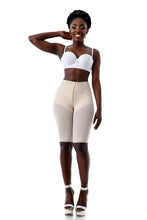 Load image into Gallery viewer, FAJA FANTASY SHORT CAPRI LEVANTA COLA 1016/venta final – Fantasy Lingerie NYC
